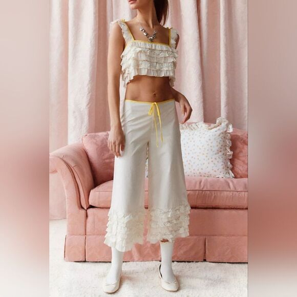 Elegant White Ruffle Hem Pants - Picture 2 of 16
